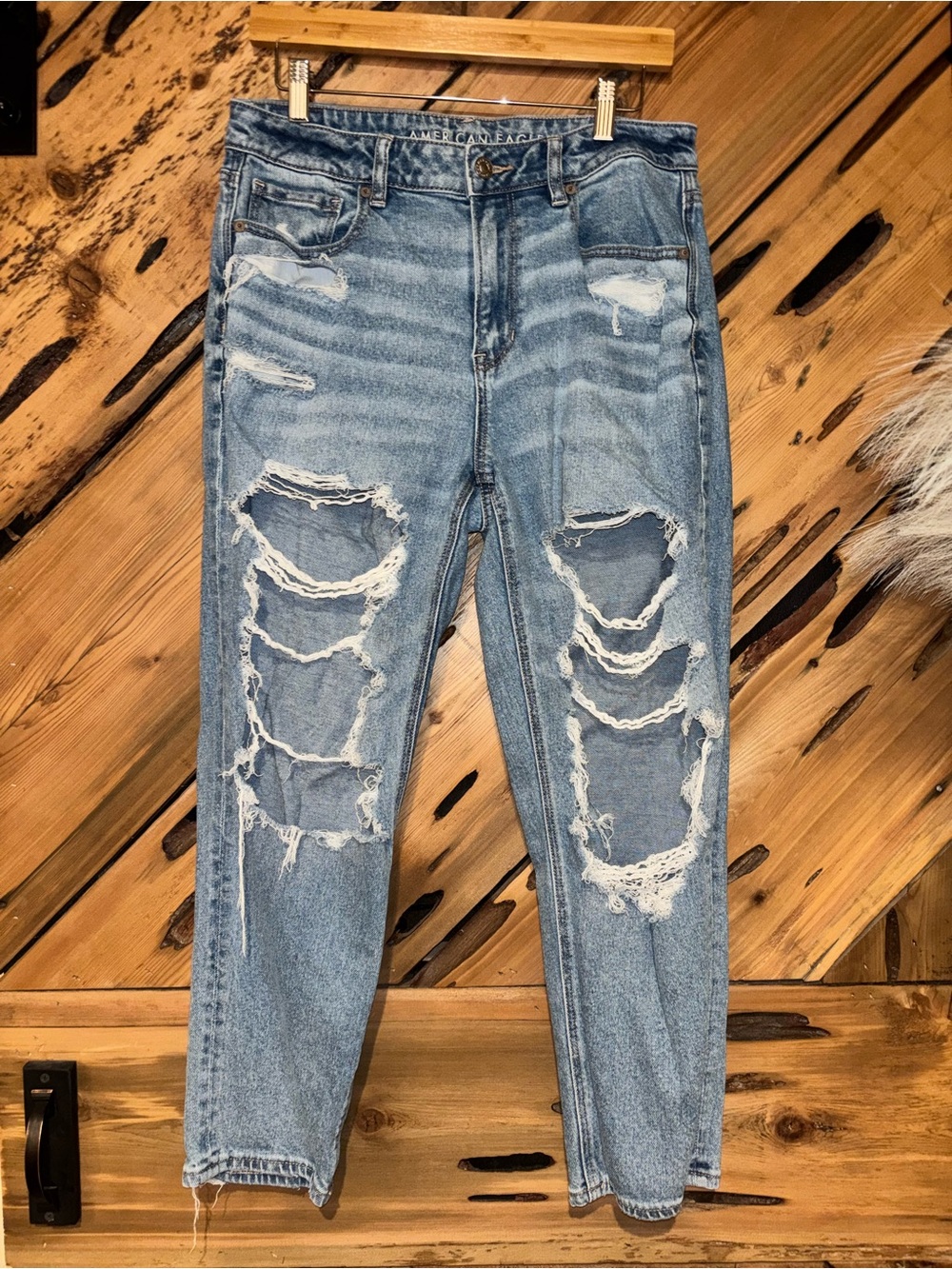 American Eagle Mom Jeans size 10 short